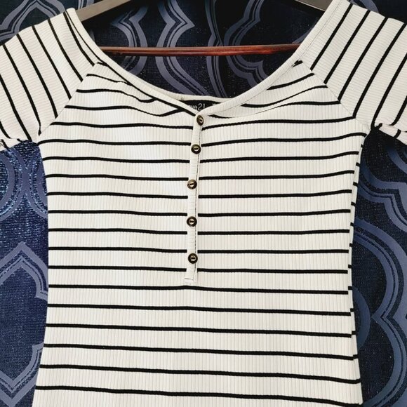 Rue 21 White Black Striped Swimsuit Leotard Stretchy Size Medium M Ribbed w snap - Picture 5 of 6